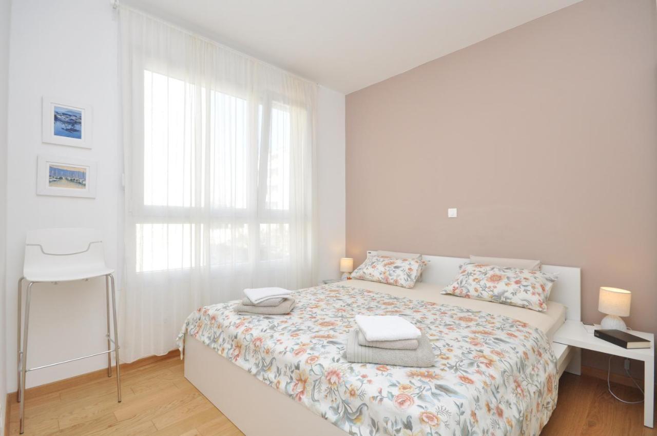 Apartman Carmen, Znjan, *