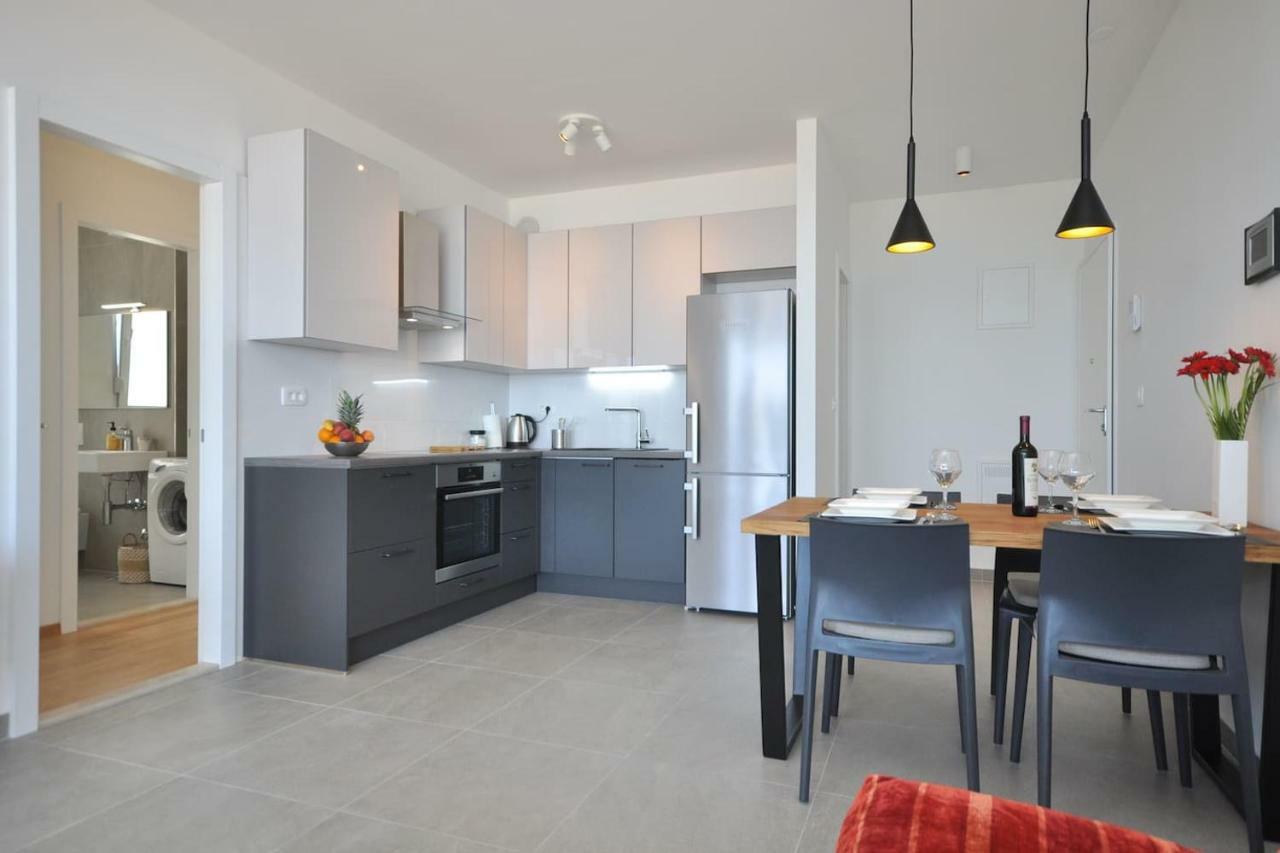 Carmen, Znjan, Apartman